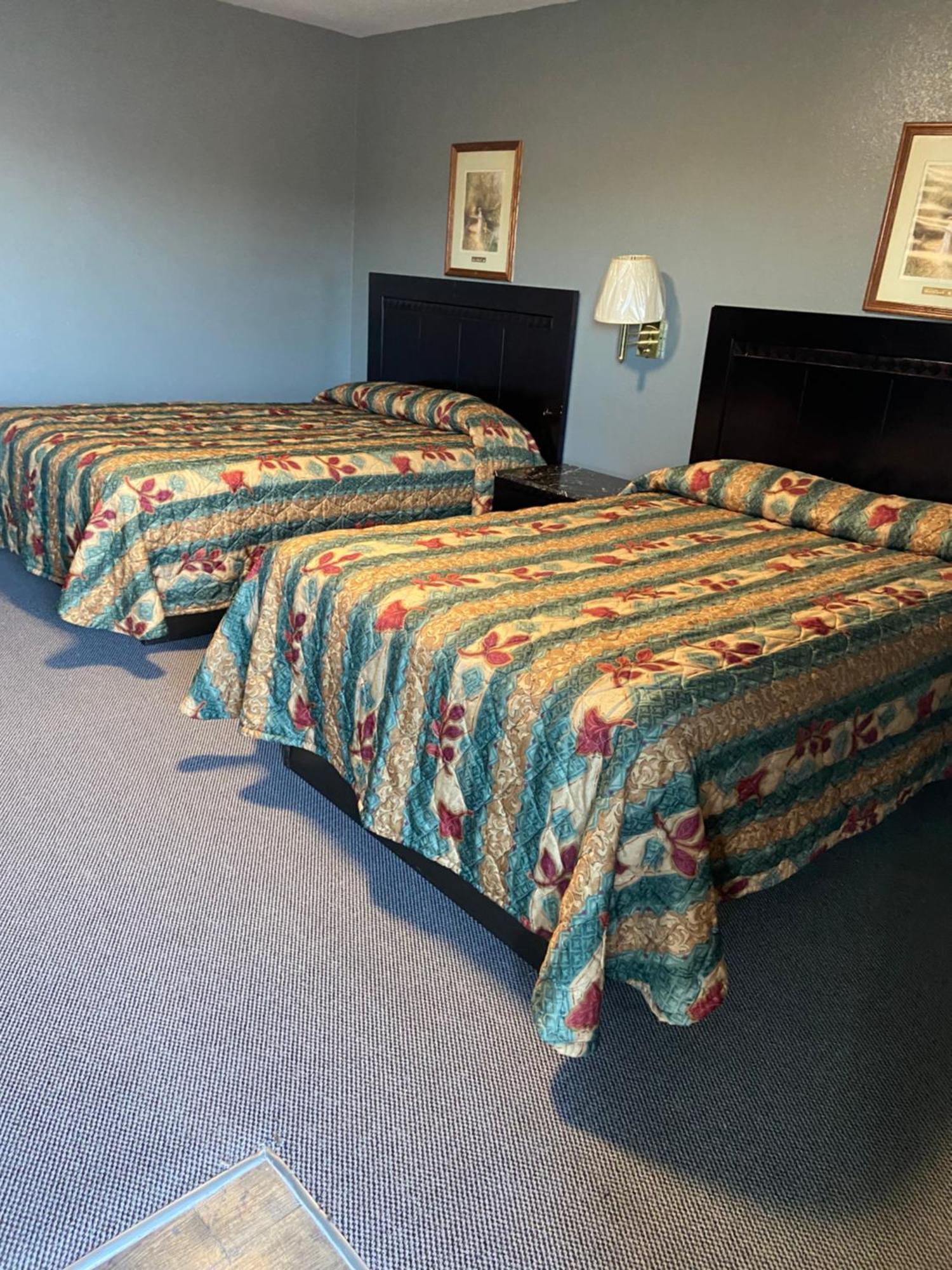 Pratt Budget Inn Bagian luar foto